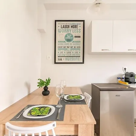 Chic Near Acropolis - Avdi Square *