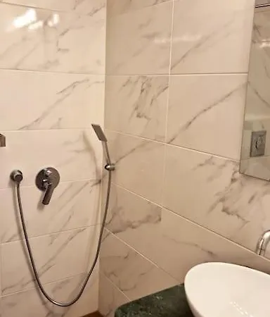 Chic Near Acropolis - Avdi Square Apartment
